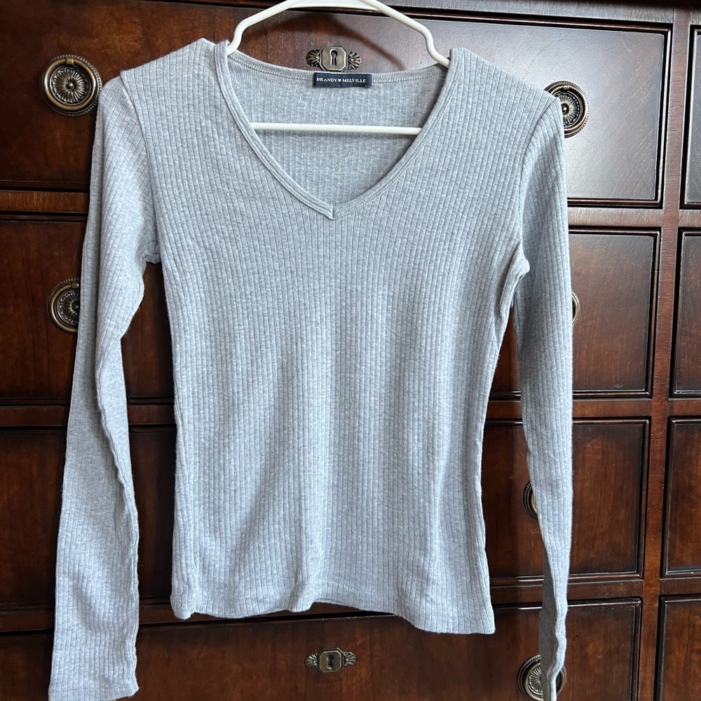 Brandy Melville Light Gray Ribbed Long Sleeve Top